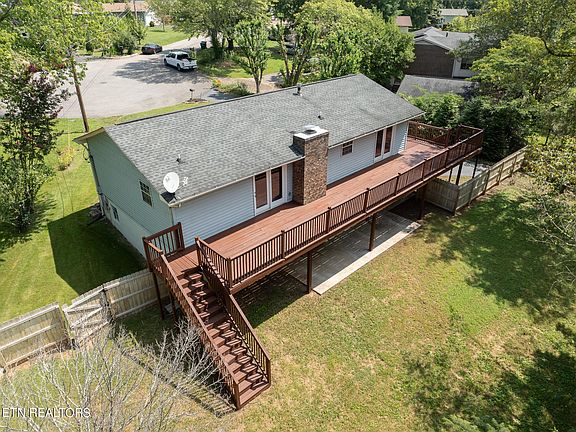 3rd image of 8906 Lyme Ln