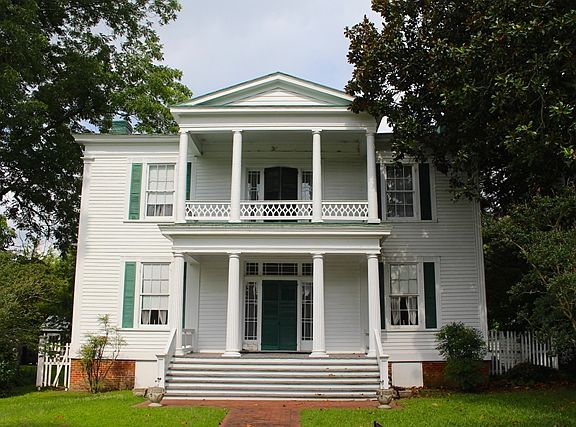 2nd image of 207 N Wynn St