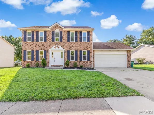 1013 S Walnut St, O'Fallon, IL 62269