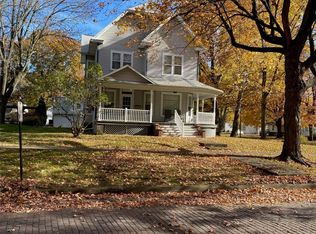 321 S Pine St, Nokomis, IL
