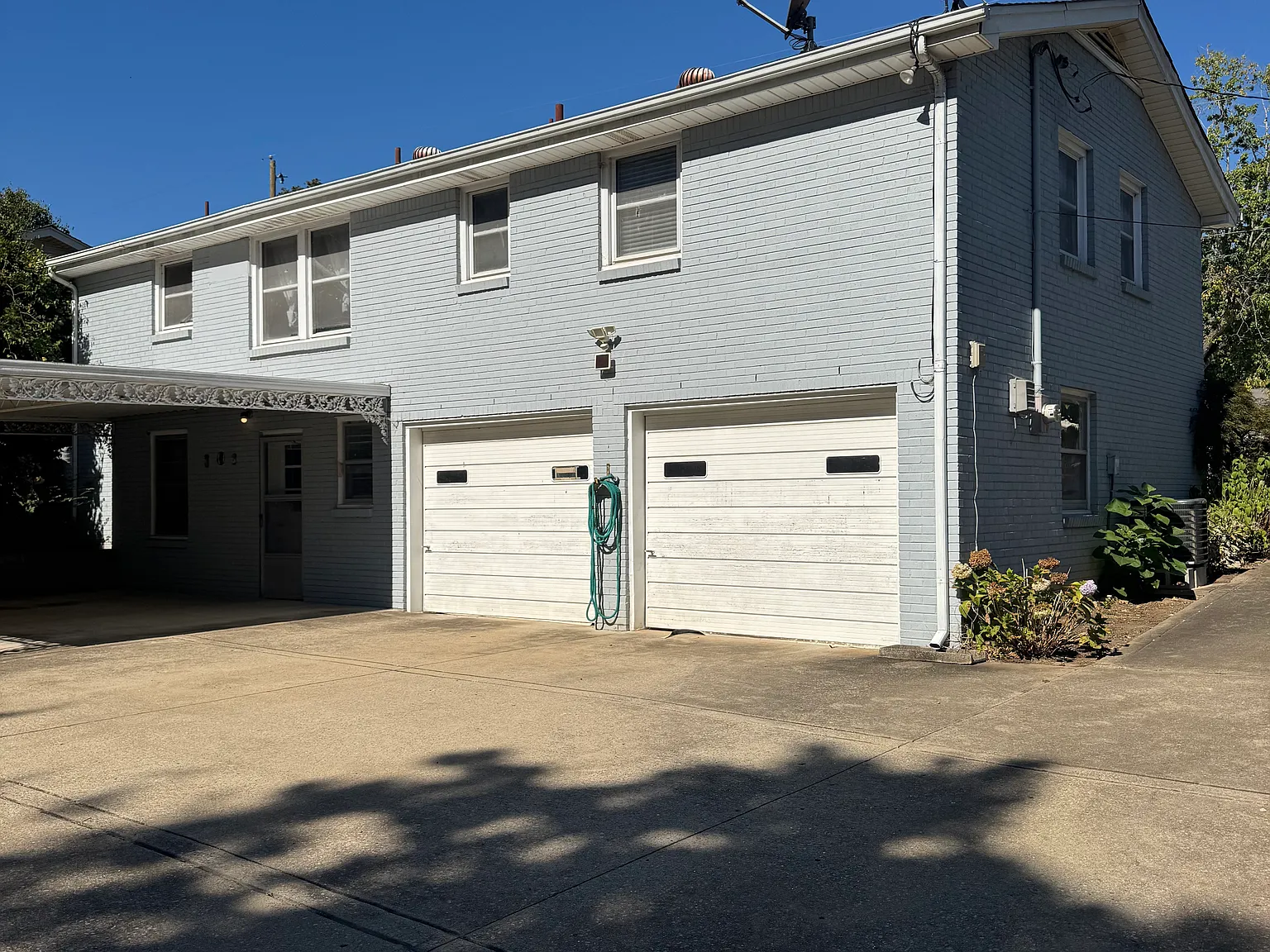 3 bed, 1702 sqft, $2,500 — Photo 2