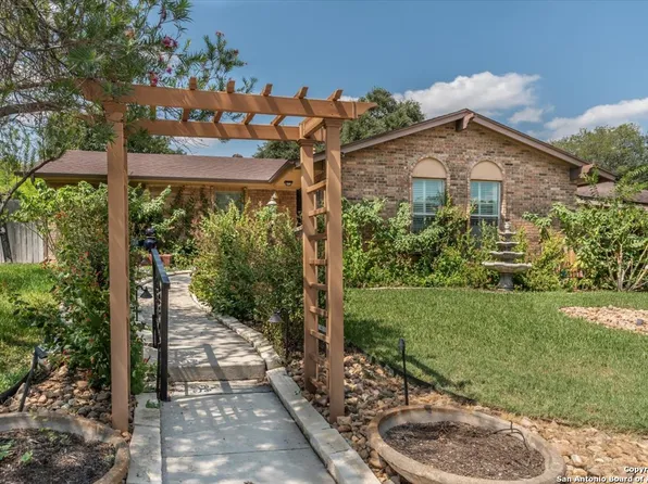 9207 Whitehall, San Antonio, TX 78216