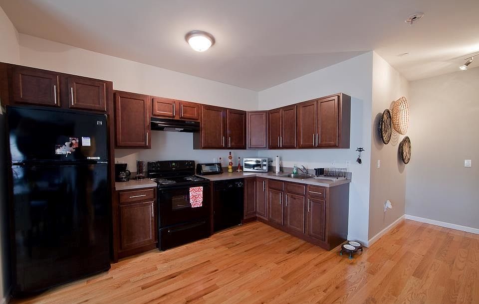 2nd image of 571 56th St APT 304