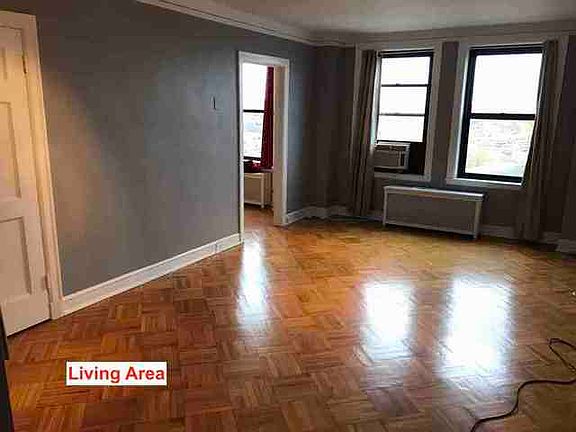2nd image of 2052 N Lincoln Park W APT 1007