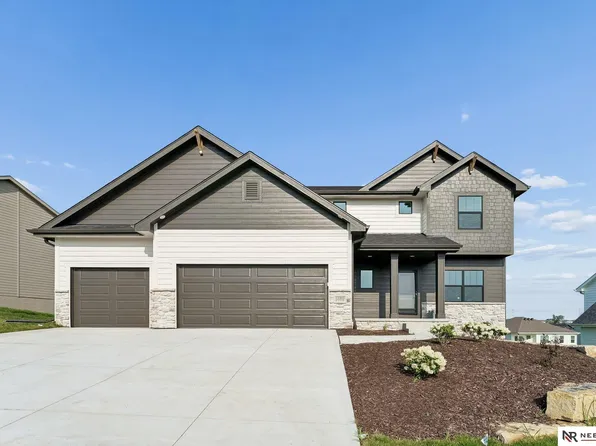 12202 S 111th St, Papillion, NE 68046