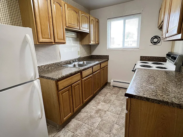 Forest Park Apartments — Photo 16