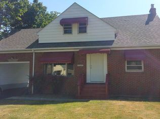 5217 Catherine St, Maple Heights, OH 44137