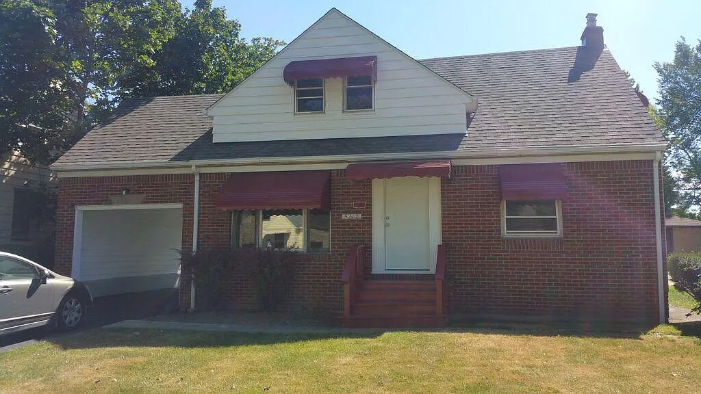 5217 Catherine St photo 1