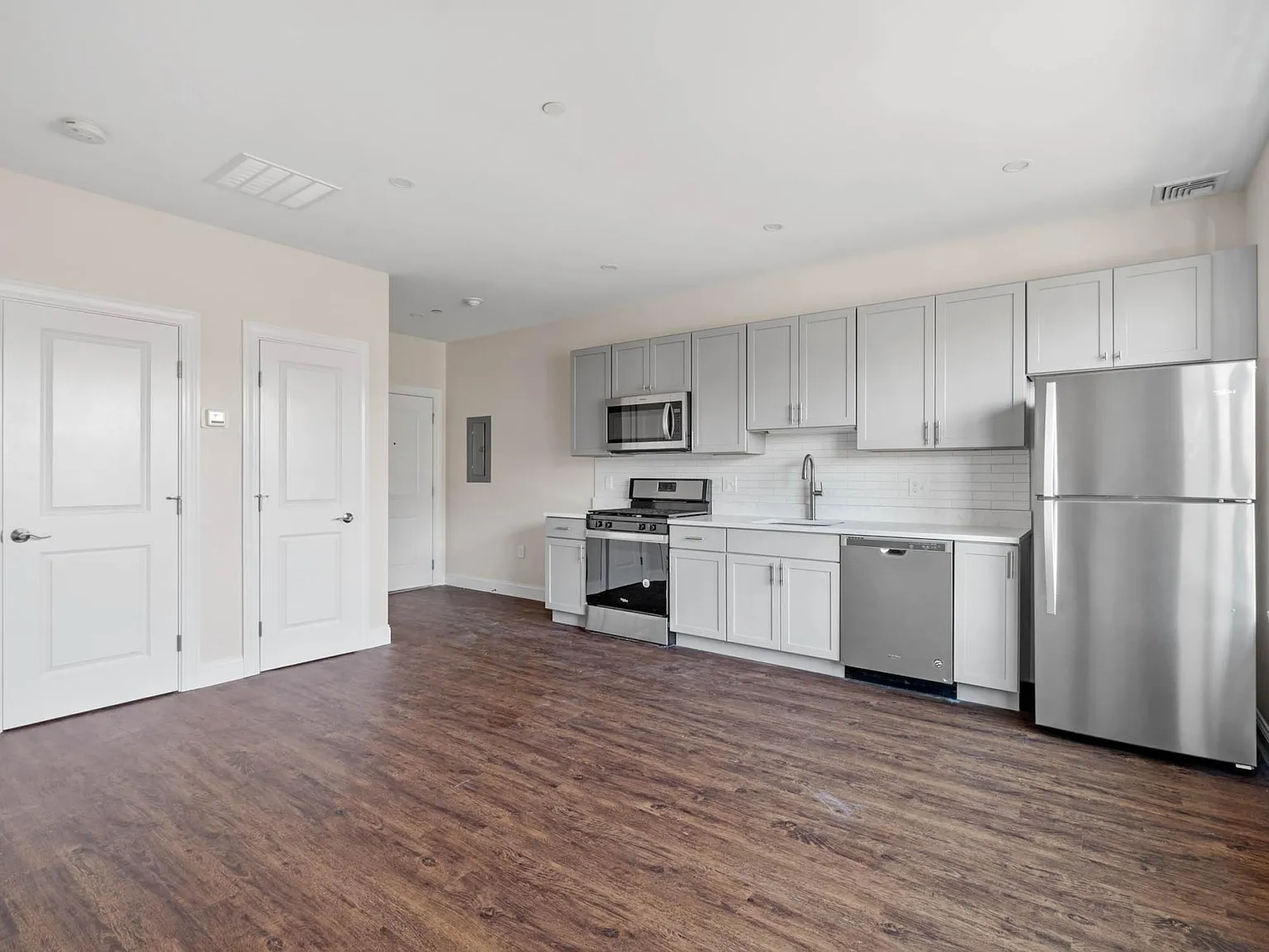 1 bed, 610 sqft, $2,295 — Photo 2