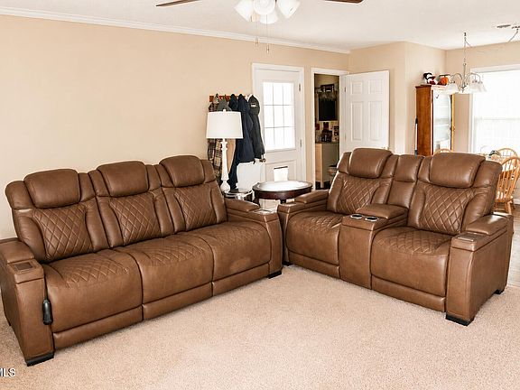 2nd image of 102 Mountain View Cir