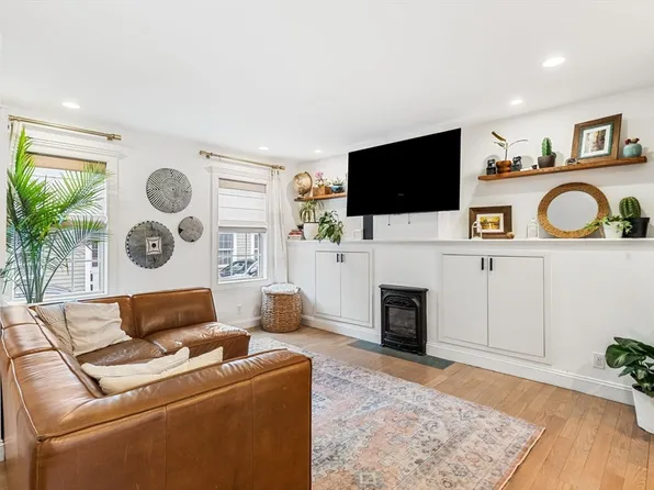 4 Ward Ct, South Boston, MA 02127