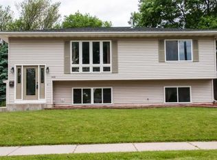 1421 16th Ave NW, Rochester, MN 55901