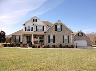 548 Hunters Landing Dr, Manchester, TN 37355