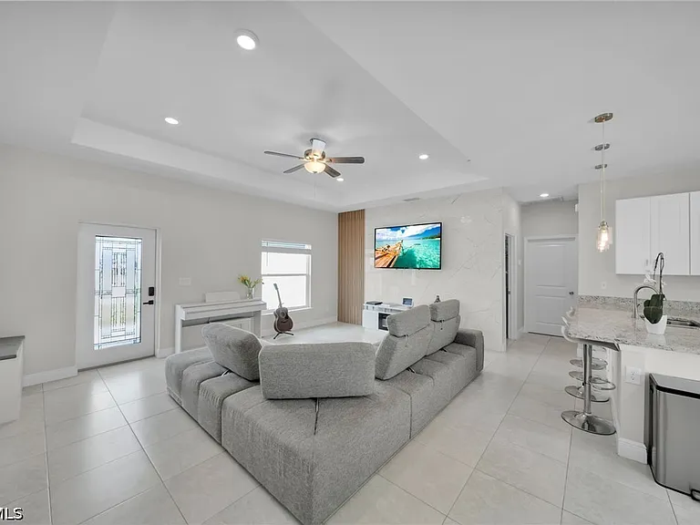 405 NW 10th St — Photo 16