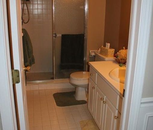 3rd image of 1001 Elmwood Dr