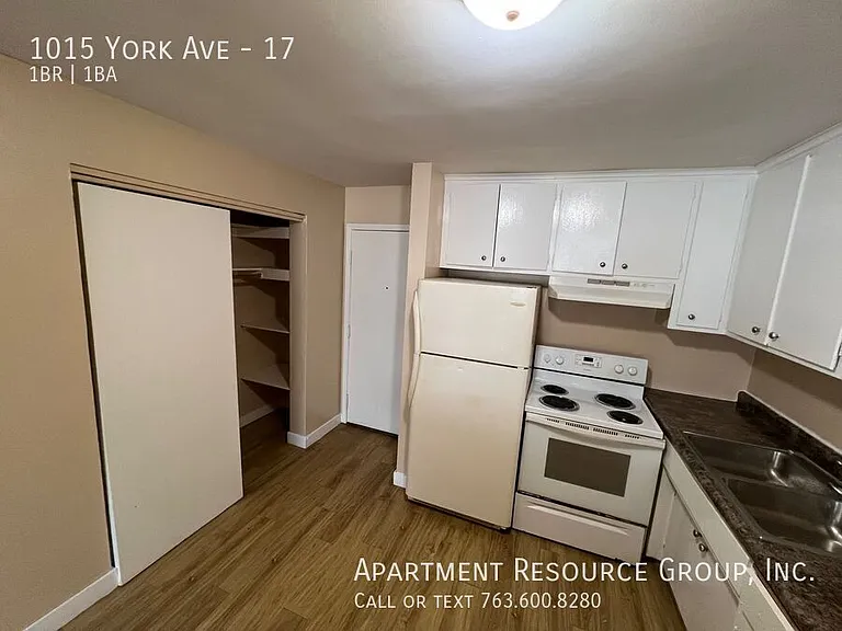 1015 York Ave #17 — Photo 9
