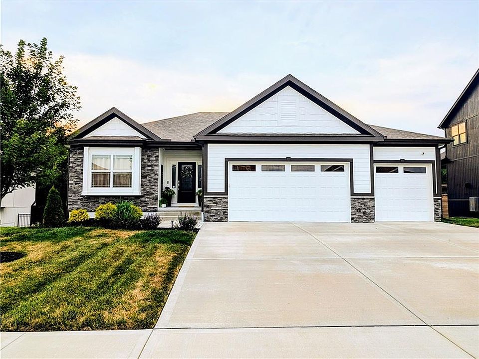 1st image of 2104 Foxtail Dr