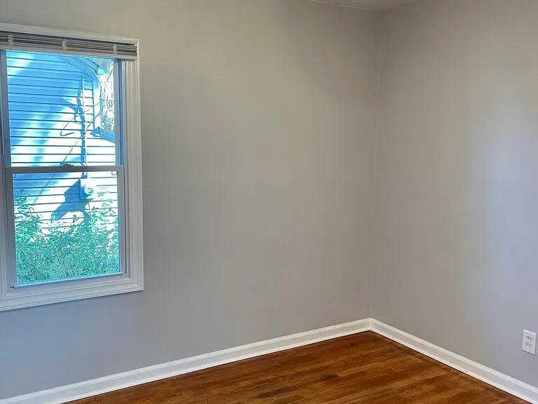 111 W Mapledale Ave — Photo 15