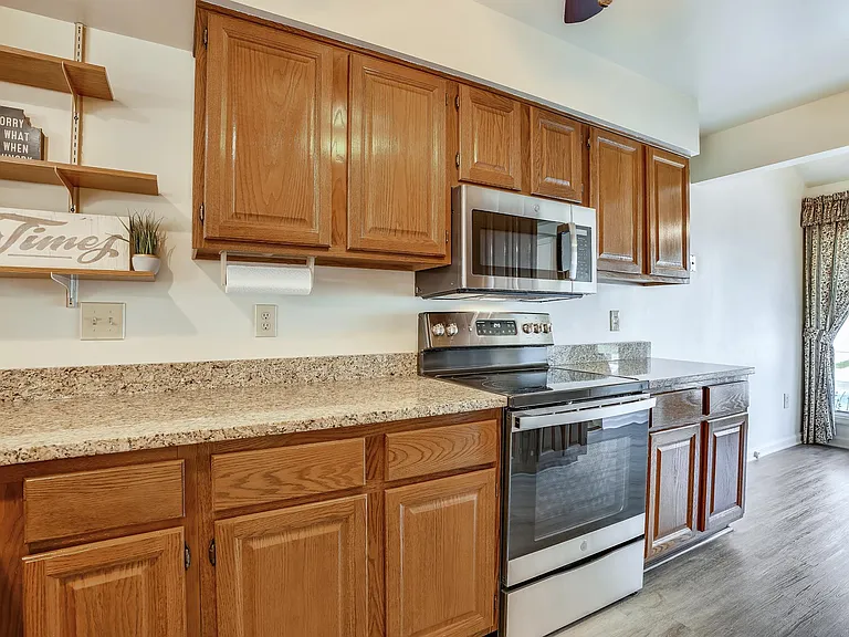 5205 Columbia Rd #9 — Photo 4