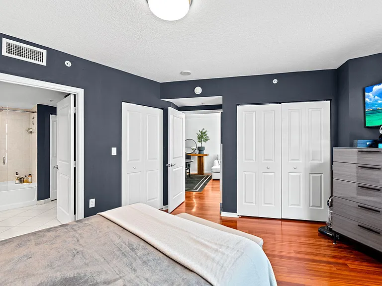 347 N New River Dr E #606 — Photo 6