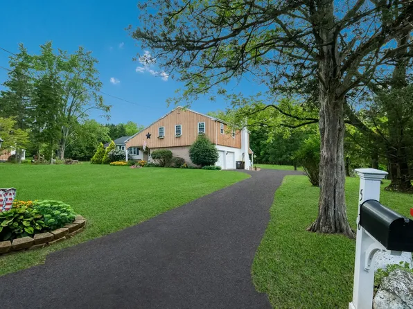 536 Norris Dr, Furlong, PA 18925