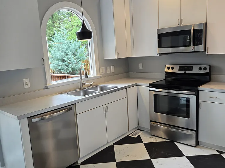1011 Woodbriar St — Photo 21