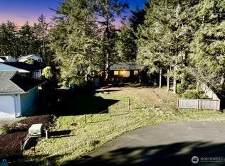 840 Bay View Ct SE, Ocean Shores, WA