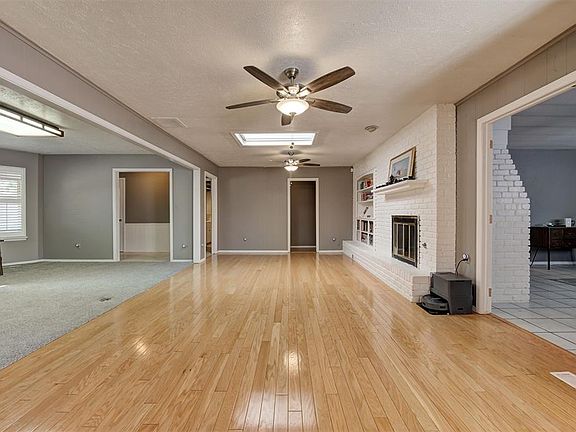 3rd image of 3608 NW 72nd St