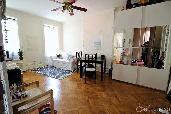 Rented by City Connections Realty | media 35