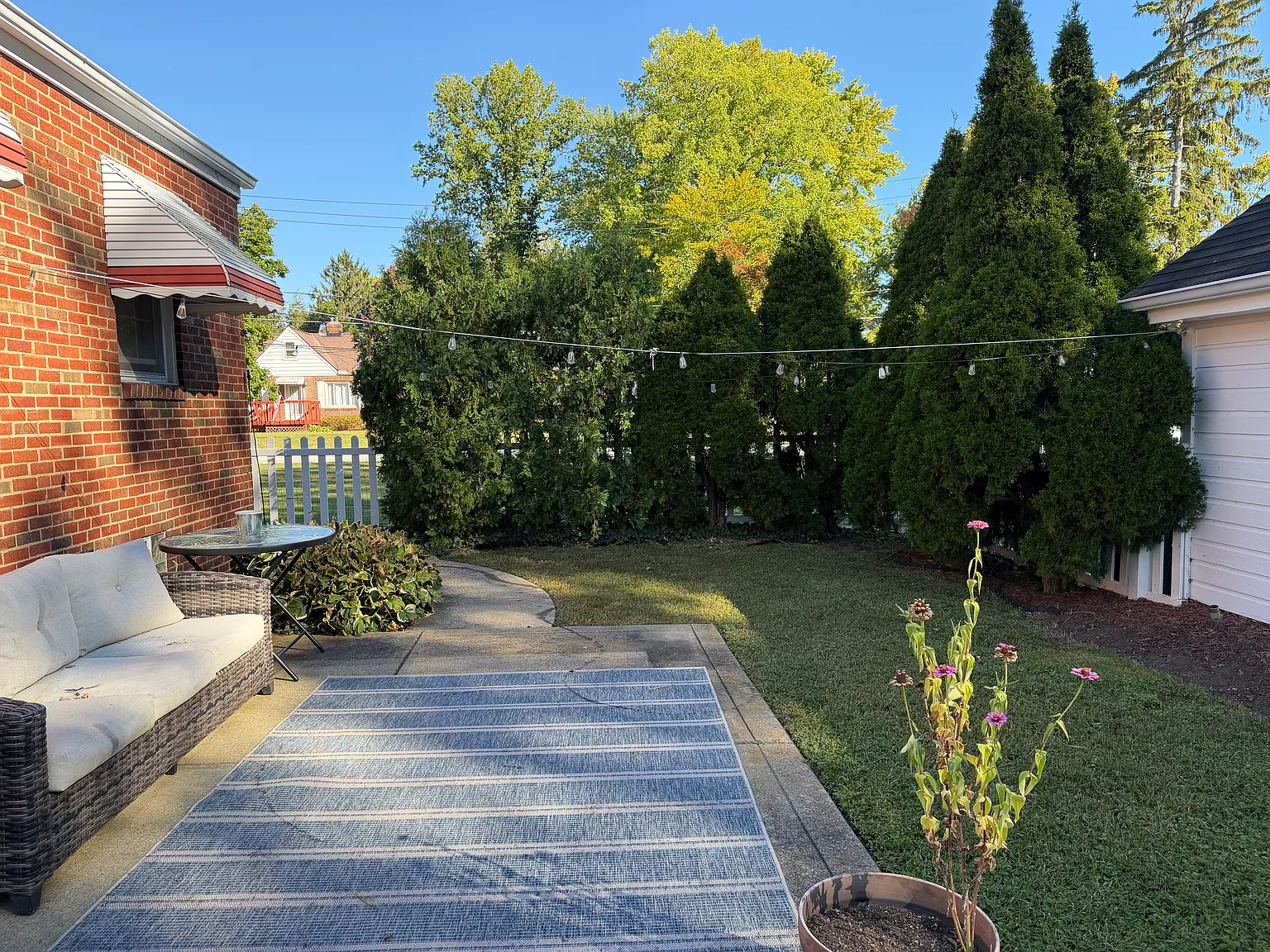 2 bed, 1200 sqft, $2,000 — Photo 3