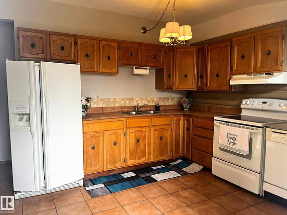 5th image of 408 4th St