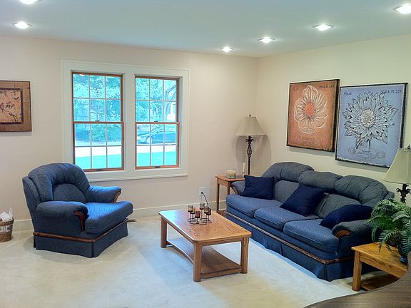 5th image of 2398 Grant Dr