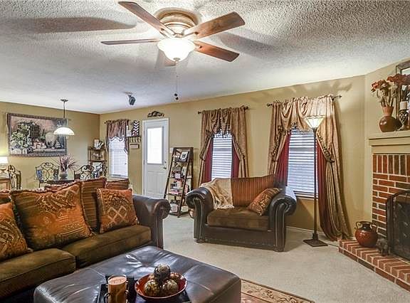 3rd image of 1212 Starpoint Ln