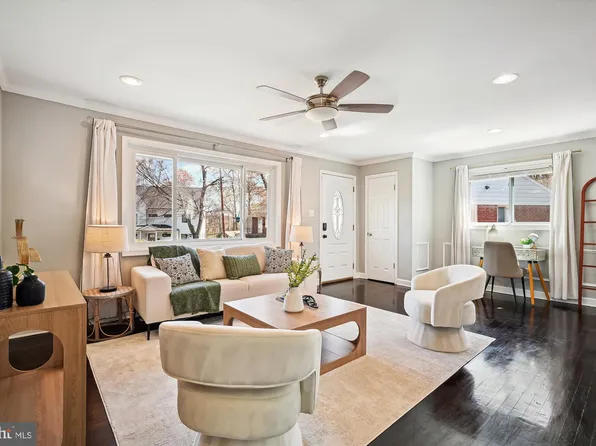 1416 S Buchanan St, Arlington, VA 22204