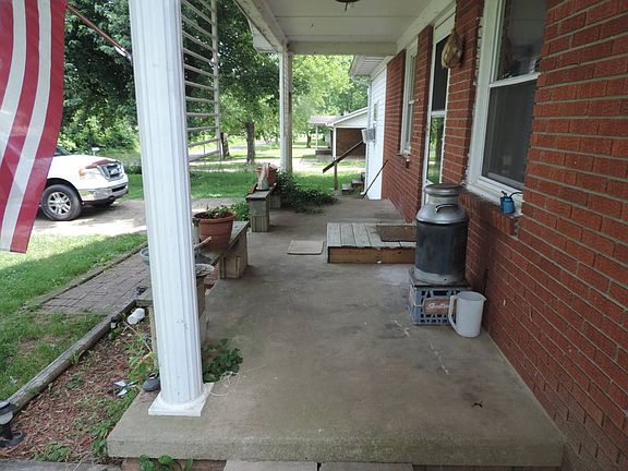 4th image of 606 Masonic Dr