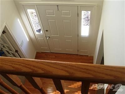 3rd image of 493 Winchester Dr