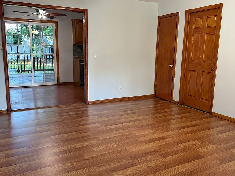 1215 E Donnell Ave — Photo 7