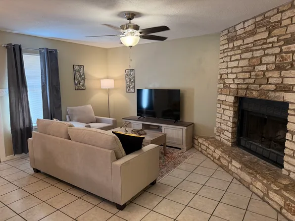 20700 Bonanza St APT B, Lago Vista, TX 78645