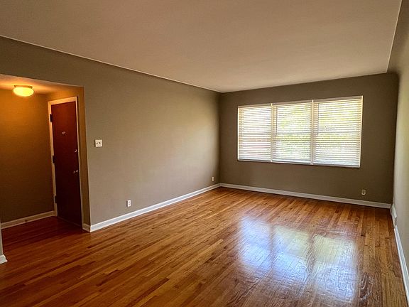 3rd image of 7458 Delmar Blvd #2E