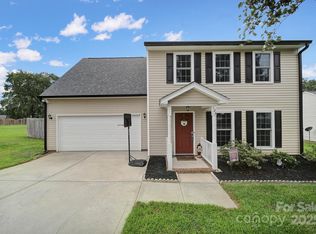 124 Kristens Court Dr, Mooresville, NC 28115