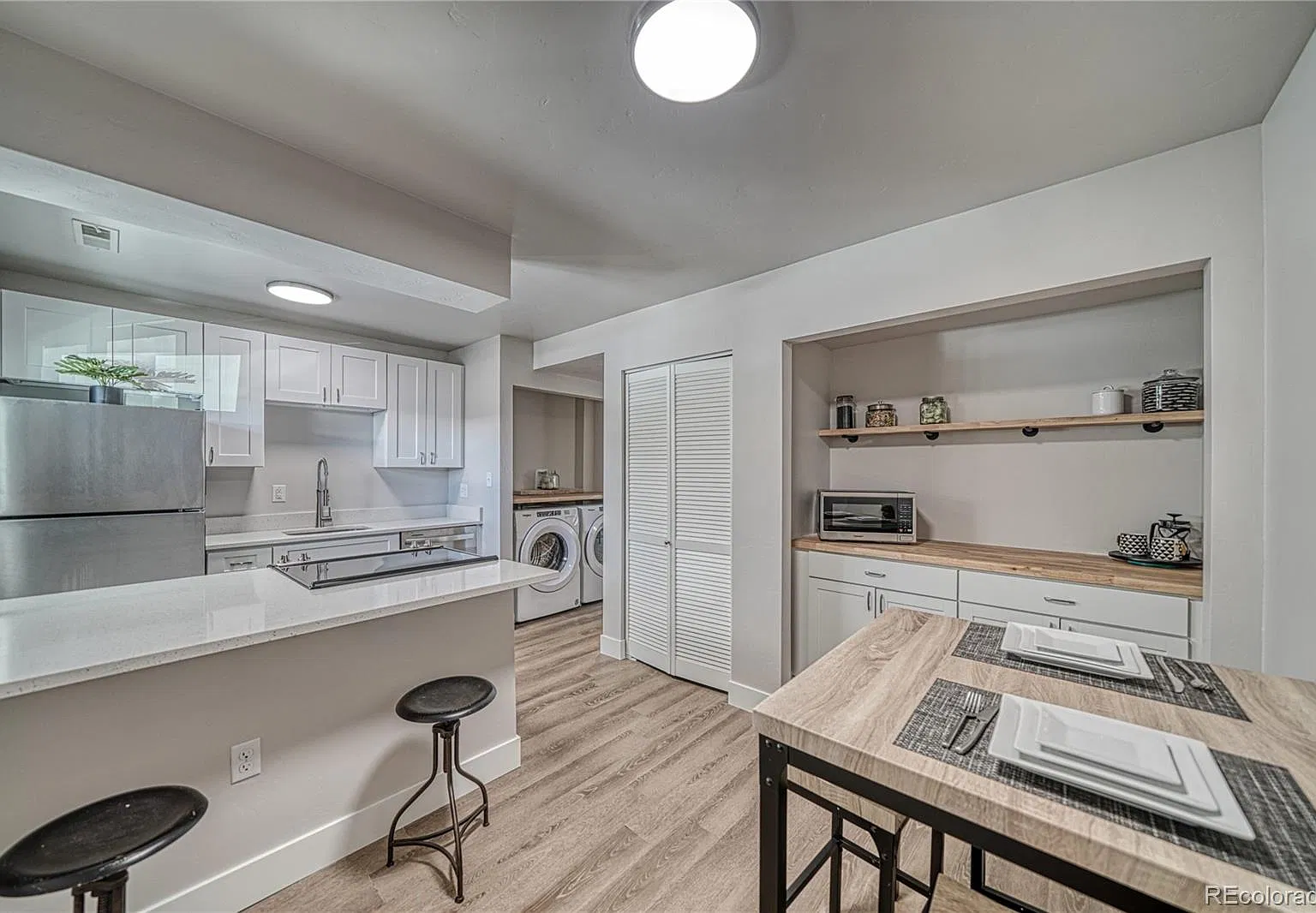 2 bed, 1.0 bath, 930 sqft, $2,500 — Photo 1