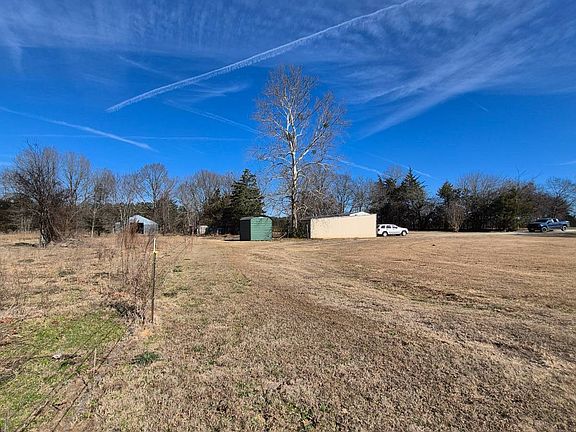 2nd image of 207 Green Acres Rd