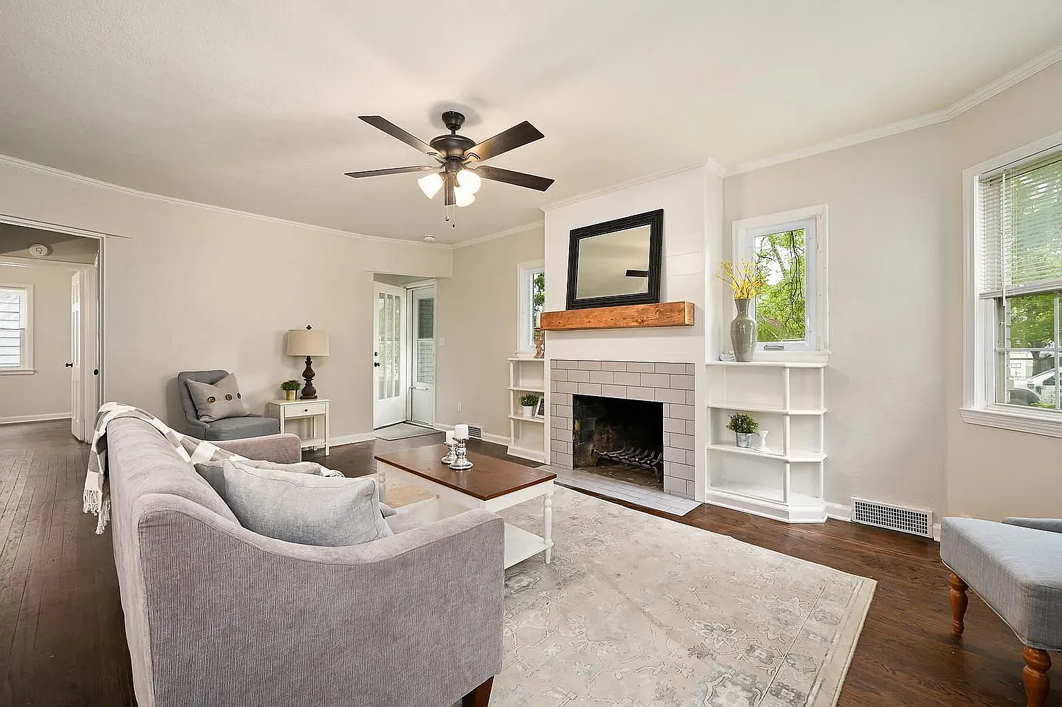 2 bed, 1163 sqft, $2,150 — Photo 2