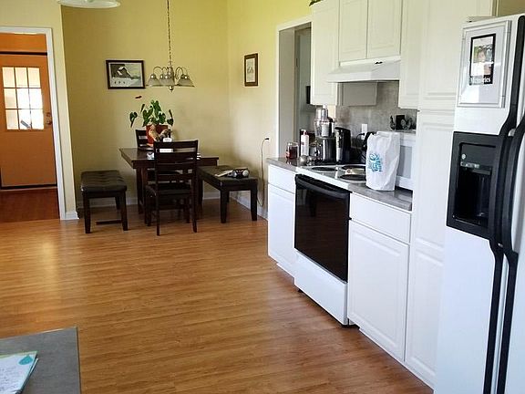 5th image of 36 Marvin St