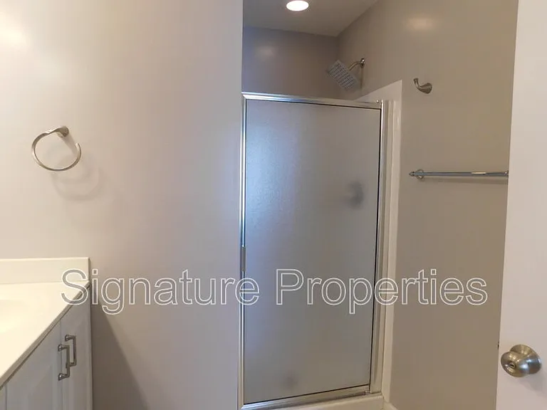 8197 Belton Cir — Photo 35