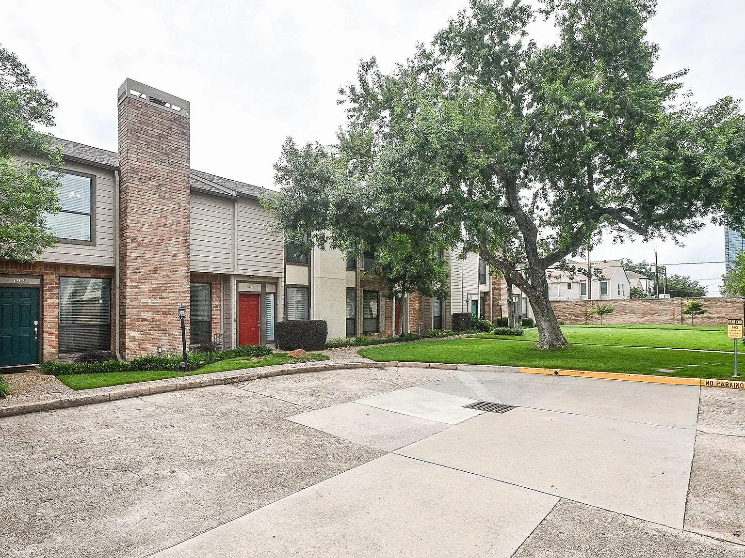2 bed, 2.5 bath, 1520 sqft, $3,200 — Photo 2