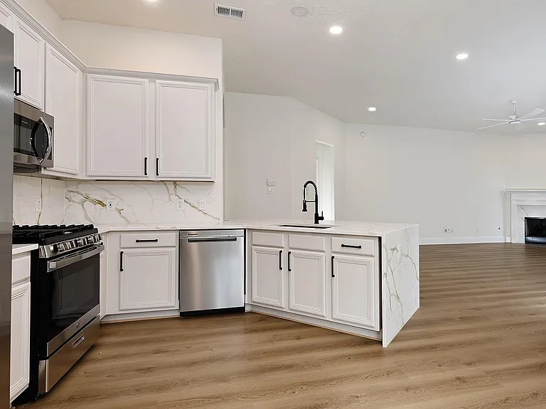 122 S Abram Cir — Photo 11