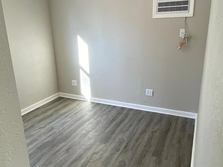 5706 S Union St — Photo 14