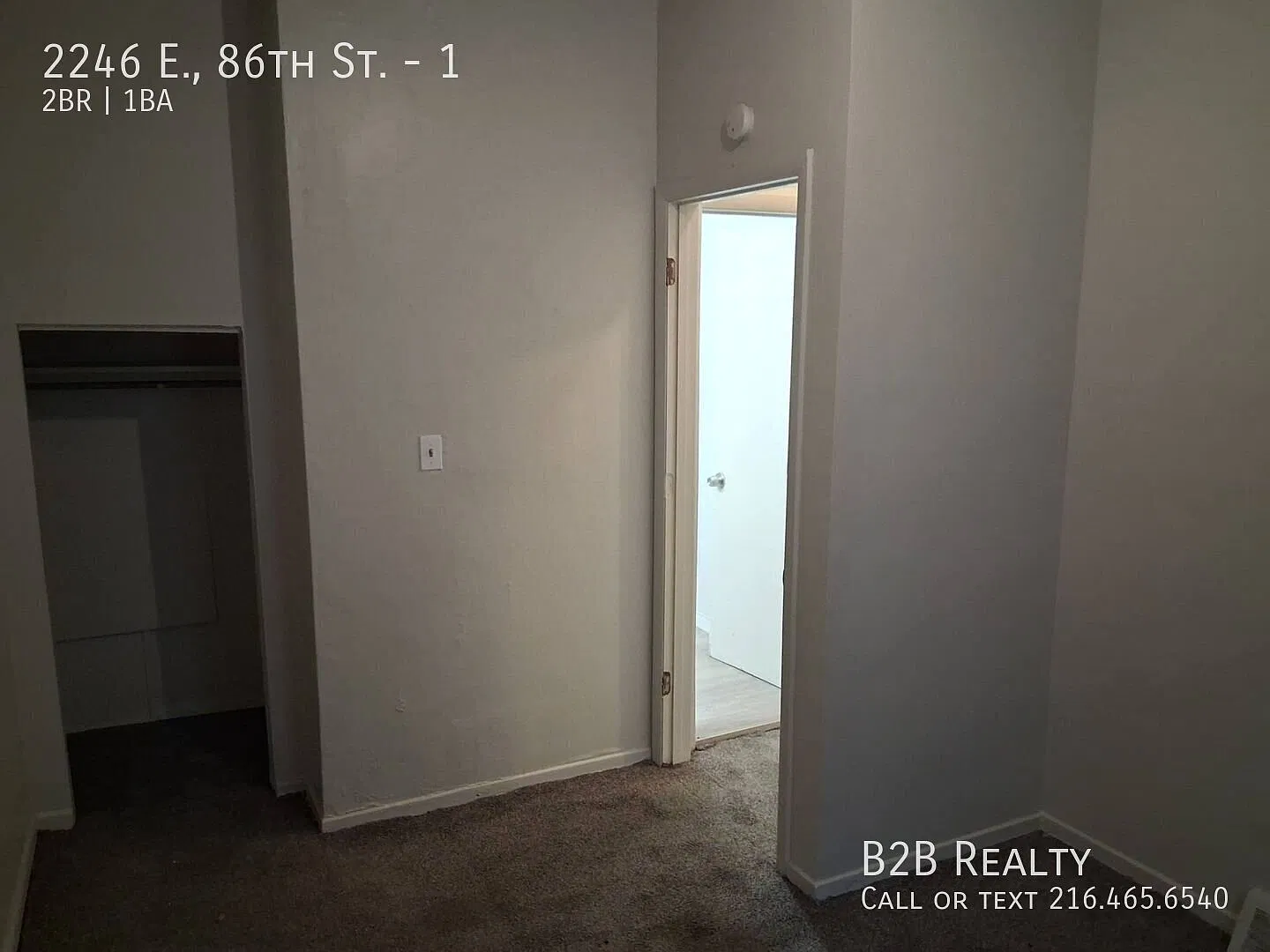 Charming 2 Bed Property at Prime Location — Photo 4