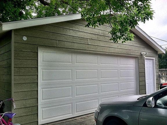 2nd image of 1820 Clark Ave